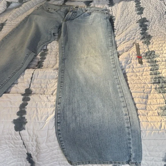 Lucky Brand Women's Light Blue Mid Rise Jeans
6/28 - Picture 3 of 8